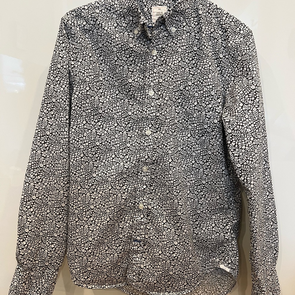 Men's Black and White Patterned Shirt